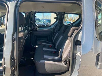 Dacia Dokker Stepway Celeb. Turbo*SHZ,RFK,PDC-h,Navi*