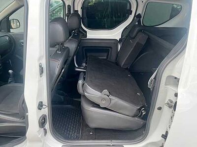 Dacia Dokker Stepway Celeb. CAMPER *SHZ,AHK,PDCh,RFK*