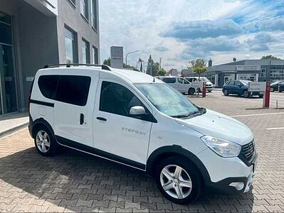 Dacia Dokker Stepway Celeb. CAMPER *SHZ,AHK,PDCh,RFK*